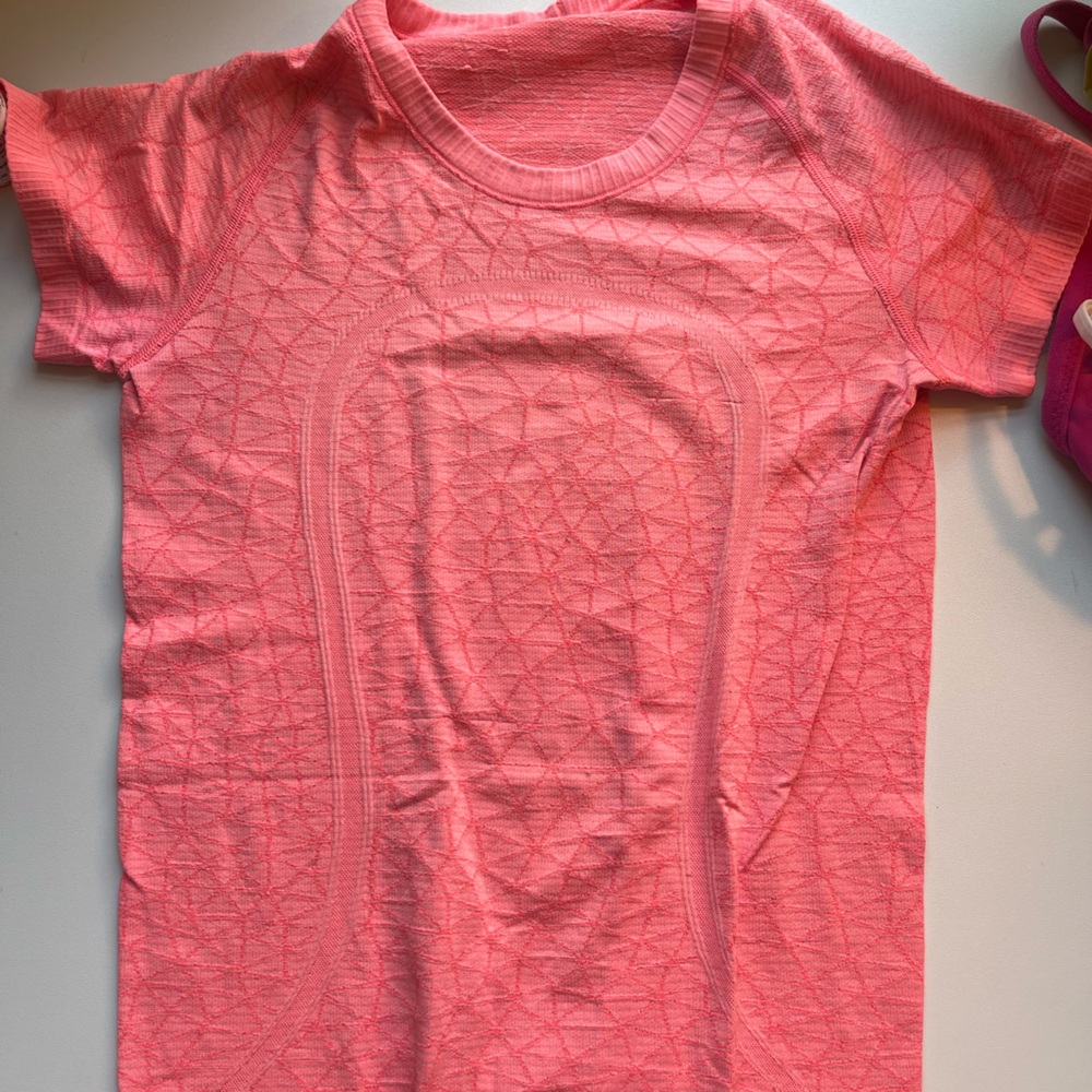 Lululemon swiftly tech shirt